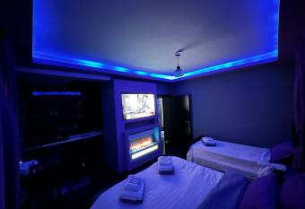 Guest House CELLOSIA has Balcony rooms