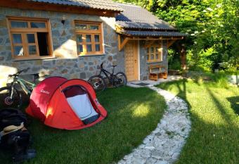 Bujtina Peshtan Guesthouse&Camping allows 18 year olds to book a room