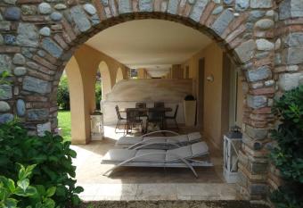 Pozzolengo Golf Residence Apartment has Balcony rooms