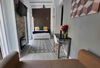 LA SUITE DEL CONDE LUXURY SUITES has Balcony rooms