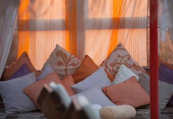 NEW KYDONIA SUITES & STUDIOS allows 18 year olds to book a room