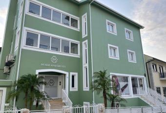 Merim Apartments allows 18 year olds to book a room