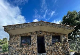 LA TAGORA Conect with the nature & relax allows 18 year olds to book a room