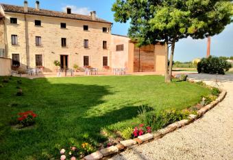 b&b turistic 7 allows 18 year olds to book a room