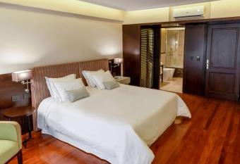 Esplendor by Wyndham Buenos Aires Tango has rooms with a private hot tub