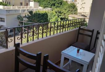 Sweet Home Hostel - Men &Women&Girls-Airport Transport allows 18 year olds to book a room