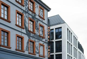 Hotel Jazz Market Square Wroclaw allows 18 year olds to book a room