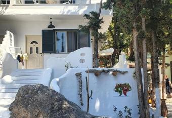 Chilis Hotel allows 18 year olds to book a room