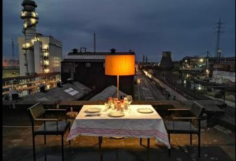 GHOSTeL 1st - Aventure Alternative - GUEST HOUSE - Arts-Factory-Experience - For artists, makers and open minds - Attention, we are not a hotel and are not adapted for everybody - Read host warnings before reservation - WWW,PROVIDENCE,BE asbl has Balcony rooms