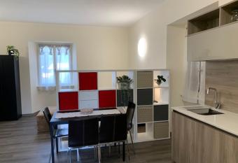 Chalet il Poggetto allows 18 year olds to book a room