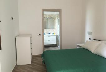 La finestra sul giardino has Balcony rooms