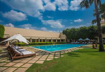 Trident Agra allows 18 year olds to book a room