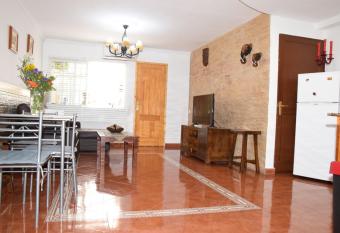 Precioso apartamento en San Fernando allows 18 year olds to book a room