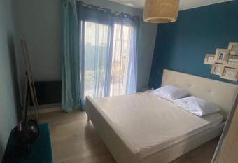 Maison cosy au calme has Balcony rooms