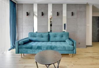 Angielska Grobla 5 Apartinfo Apartments allows 18 year olds to book a room