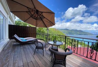 Sorento Sur Mer has Balcony rooms