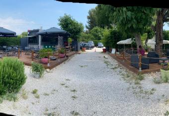 H  tel des Moulins allows 18 year olds to book a room