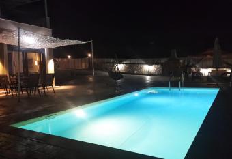 VILLA NDJ RELAX has Balcony rooms