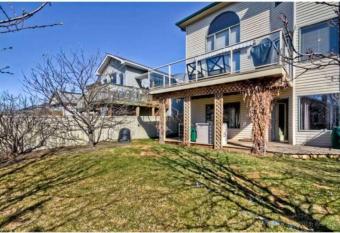 Sunny & Cozy Suite with Pool & Ping Pong table has Balcony rooms