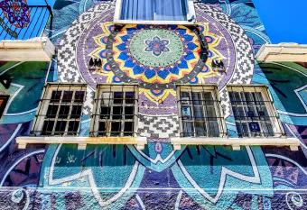 Meraki Hostel - Cerro Alegre - Valpara  so allows 18 year olds to book a room