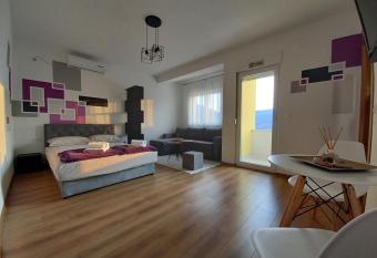 Luna APARTMANI has Balcony rooms