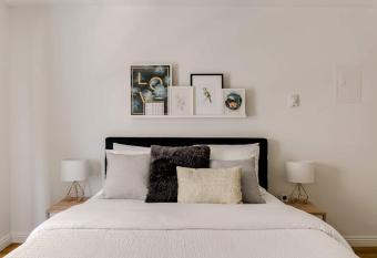 Sophisticated Long Beach Suite with Patio Dining and Parking NRP21-00185 has Balcony rooms