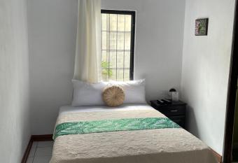 Hotel El Coco allows 18 year olds to book a room