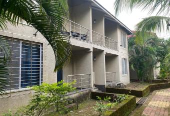 Beautiful Two BHK AC Apartment in Tamhini Ghat, Devkund & near Kolad Rafting has Smoking rooms