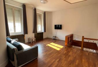 L     MERAUDE 2 has Balcony rooms