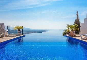 Villa Para  so Azul - Heated Pool has Balcony rooms