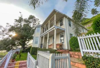 EKO STAY - Moonshine Villa has Balcony rooms