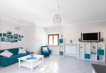 Tuscany To Love - Holiday Home - Casa Vacanze allows 18 year olds to book a room