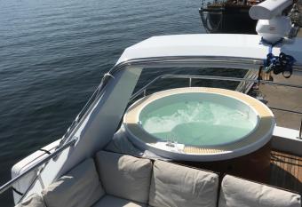 Nice VIP Cabin in a Luxurious Yacht allows 18 year olds to book a room