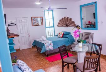 Casa Cardennal allows 18 year olds to book a room