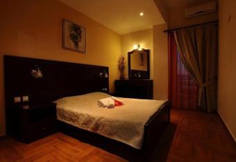 Pantheon Hotel & Suites has Balcony rooms