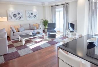 Apartamentos La Bola Suite has Balcony rooms