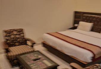 Airport hotel Breeze allows 18 year olds to book a room