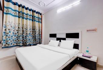 OYO Flagship Satuti Guest House allows 18 year olds to book a room