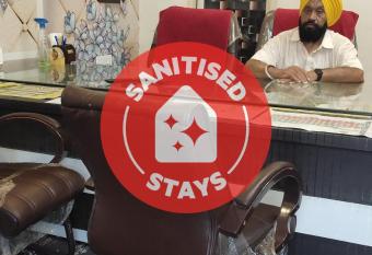 OYO Flagship 82241 Decent Pg allows 18 year olds to book a room