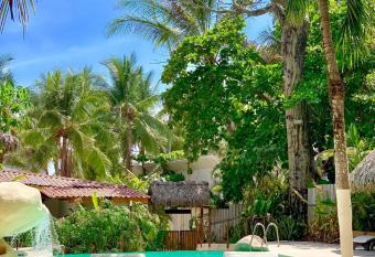 Banana Beach Bungalows has Balcony rooms