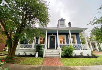 The Beaumont House Natchez allows 18 year olds to book a room