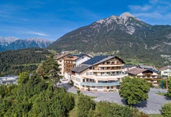 Hotel Arzlerhof allows 18 year olds to book a room