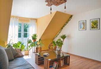 Apartment Bavaria - Zentral mit Stellplatz, K  che & Netflix has Balcony rooms