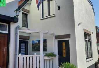 Zeelucht has Balcony rooms