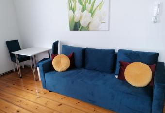 Hostel Tulip - Pok  j 5 ze wsp  ln     azienk   i kuchni   allows 18 year olds to book a room