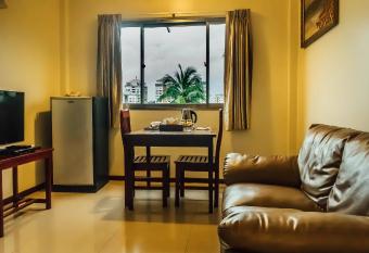 Hotel 63 has Smoking rooms