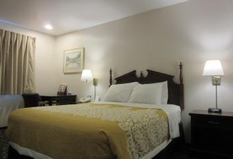 Days Inn by Wyndham Seatac Airport allows 18 year olds to book a room