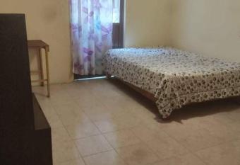 Casa toronja allows 18 year olds to book a room