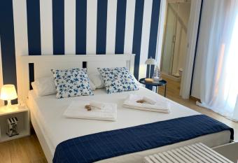 BedRoom Spiaggia di Ponente has Balcony rooms
