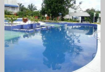 Casa de verano condominio Mediterr  neo en Carmen de Apical   has Balcony rooms